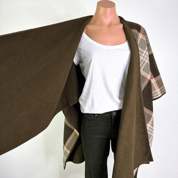 Woolrich Tartan Plaid Reversible Microfleece Blanket Cape Shawl Poncho Brown OS - Picture 3 of 10